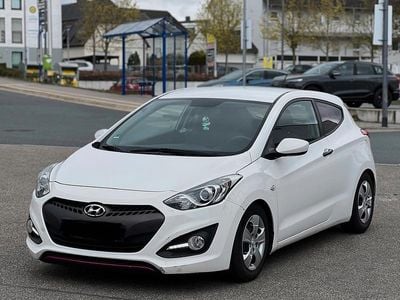 Gebraucht Hyundai i30 100 PS (73 kW) 2014 Weiß Coupé