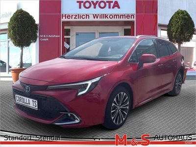 Gebraucht Toyota Corolla Team 140 PS (102 kW) 2024 Emotional red Kombi