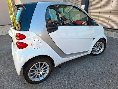 Second-hand Smart ForTwo Coupé Passion 71 CP (52 kW) 2011 Alb Coupe