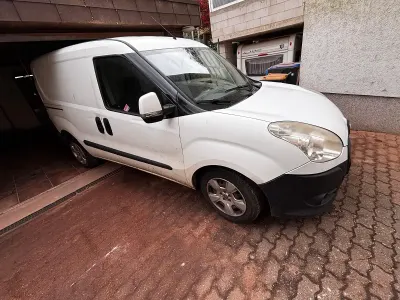 Gebraucht Fiat Doblò 105 PS (77 kW) 2012 Weiß Van / Kleinbus