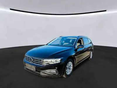 Gebraucht VW Passat Basis 150 PS (110 kW) 2022 Deep black Kombi