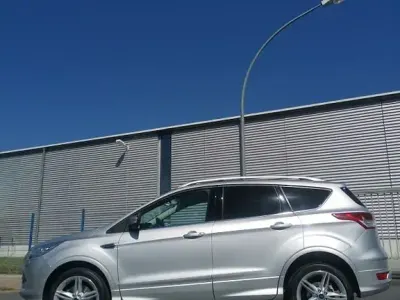 Gebraucht Ford Kuga 182 PS (133 kW) 2016 Silber SUV