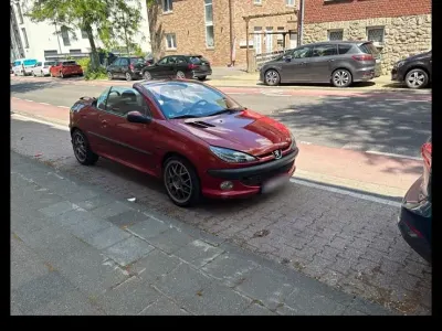 Gebraucht Peugeot 206 CC 109 PS (80 kW) 2002 Rot Cabrio