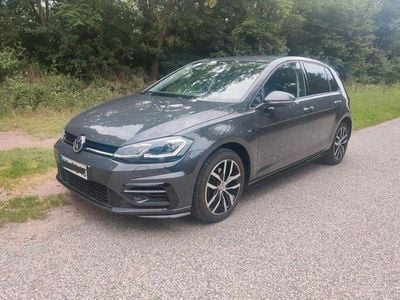 Gebraucht VW Golf Highline 150 PS (110 kW) 2019 Grau Limousine