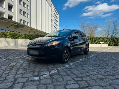Używany Ford Fiesta 90 KM (66 kW) 2009 Niebieski Hatchback