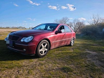 Gebraucht Mercedes C240 Avantgarde 170 PS (125 kW) 2003 Rot Limousine