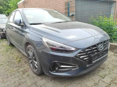Gebraucht Hyundai i30 Trend 120 PS (88 kW) 2024 Grau Kleinwagen