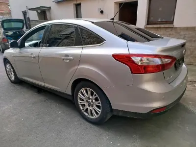 Gebraucht Ford Focus Titanium 150 PS (110 kW) 2011 Silber Limousine