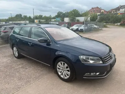 Gebraucht VW Passat Comfortline 105 PS (77 kW) 2013 Blau Kombi