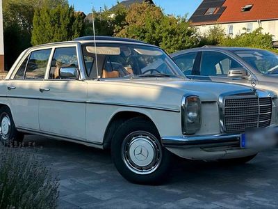Gebraucht Mercedes W115 115 PS (84 kW) 1975 Weiß Limousine