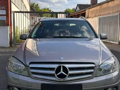 Gebraucht Mercedes C200 Avantgarde 136 PS (100 kW) 2010 Grau Kombi