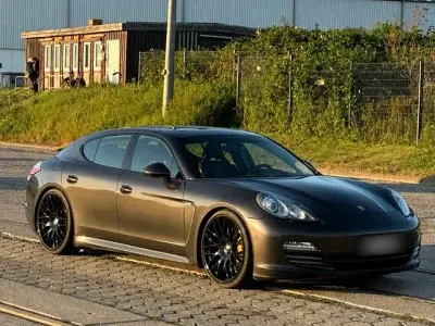 Usata Porsche Panamera 4S 400 CV (294 kW) 2011 Marrone Berlina