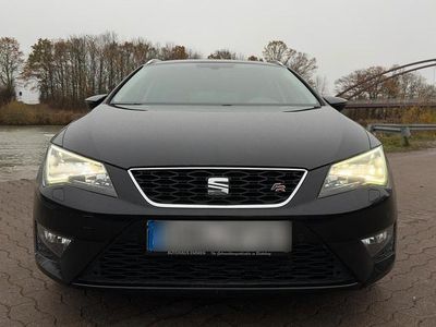 Schwarz Gebraucht 2016 Seat Leon ST FR Kombi | 11.450 € (Fairer Preis)