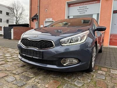 Gebraucht Kia Ceed Vision 135 PS (99 kW) 2012 Blau Kleinwagen