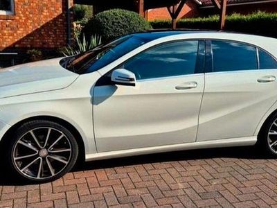 Usata Mercedes A180 Style 122 CV (89 kW) 2015 Bianco Berlina