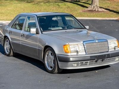 Gebraucht Mercedes E500 320 PS (235 kW) 1993 Silber Limousine