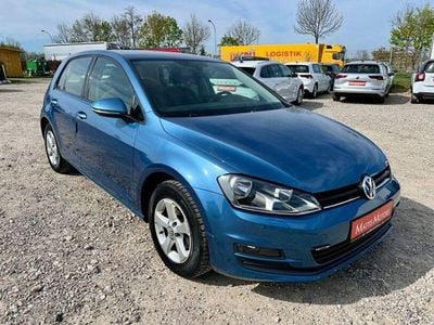 Usata VW Golf VII Trendline 105 CV (77 kW) 2014 Blu Berlina