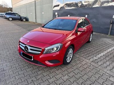 Gebraucht Mercedes A200 156 PS (114 kW) 2013 Rot Limousine