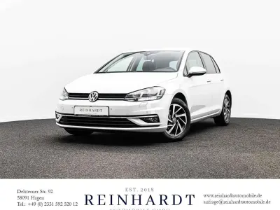 Gebraucht VW Golf VII 150 PS (110 kW) 2018 Oryxweiß perlmutteffekt Limousine