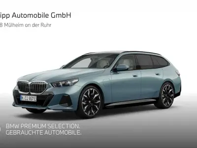 Gebraucht BMW 550e Performance 489 PS (359 kW) 2025 Cape york gruen Kombi