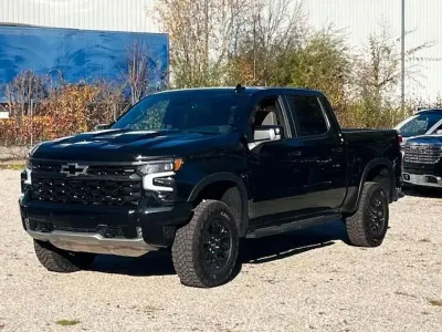 Neu Chevrolet Silverado 309 PS (227 kW) 2025 Schwarz SUV