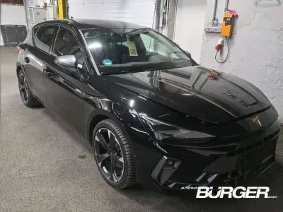 Second-hand Cupra Leon 150 CP (110 kW) 2025 Negru
