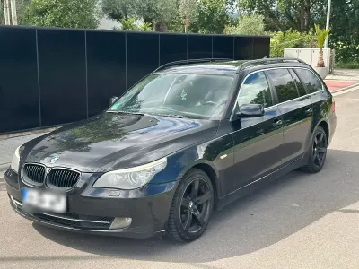 Gebraucht BMW 525 197 PS (144 kW) 2008 Schwarz Kombi