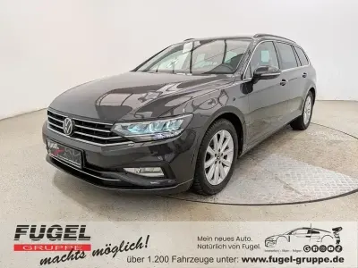 Gebraucht VW Passat 150 PS (110 kW) 2024 Mangangrau metallic Kombi