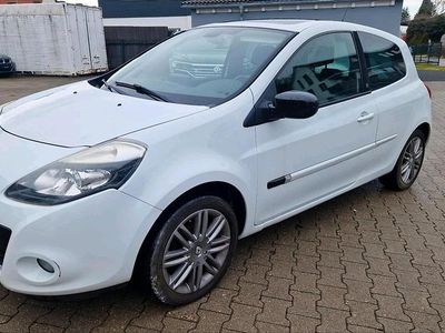 Gebraucht Renault Clio II 100 PS (73 kW) 2011 Weiß Kleinwagen