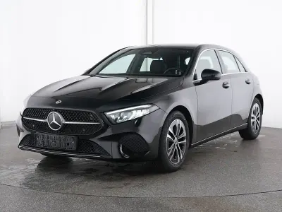 Gebraucht Mercedes A200 Progressive 163 PS (119 kW) 2025 Schwarz Limousine