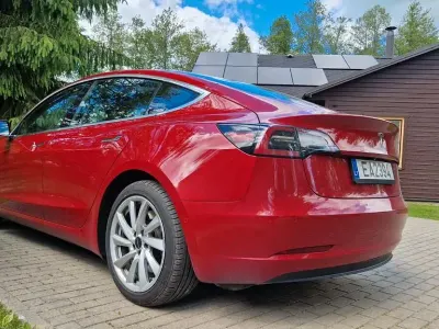 Gebraucht Tesla Model 3 191 kW (261 PS) 2018 Rot Limousine