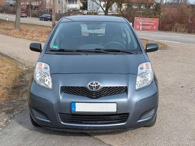 Gebraucht Toyota Yaris 69 PS (50 kW) 2009 Blau Kleinwagen