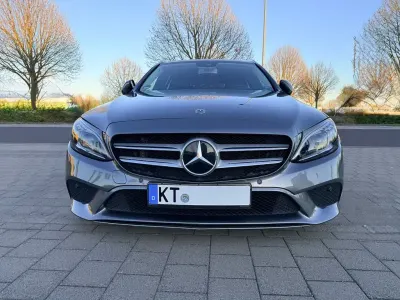 Używany Mercedes C220 194 KM (142 kW) 2020 Szary Sedan/Limuzyna