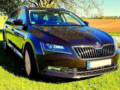 Gebraucht Skoda Superb LAURIN & KLEMENT 190 PS (139 kW) 2017 Braun Kombi