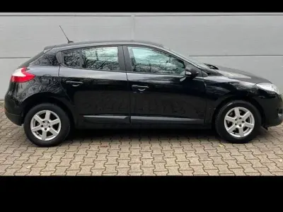 Gebraucht Renault Mégane 101 PS (74 kW) 2011 Schwarz Limousine