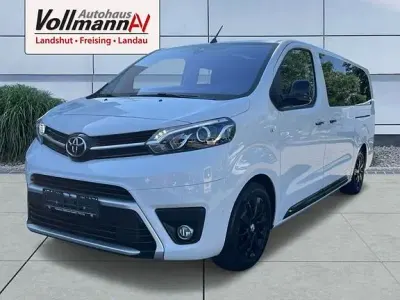 Gebraucht Toyota Proace Verso Edition 177 PS (130 kW) 2023 Ice white Kombi