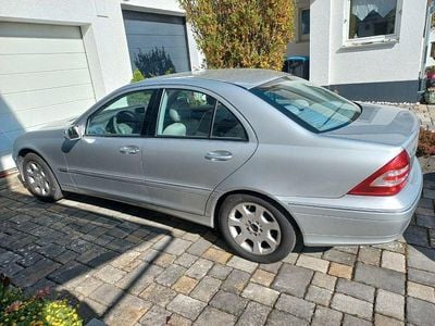 Usata Mercedes 200 Elegance 163 CV (119 kW) 2004 Grigio Berlina