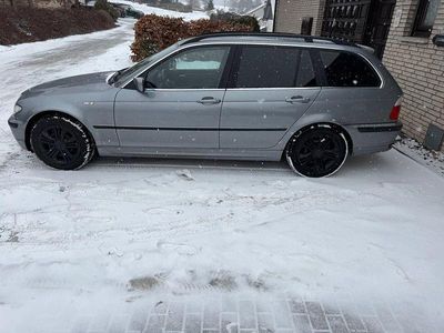 Gebraucht BMW 318 Lifestyle 143 PS (105 kW) 2004 Silber Kombi