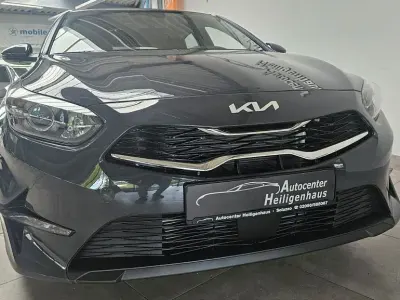 Neu Kia Ceed Comfort 140 PS (102 kW) 2026 Grau Kleinwagen