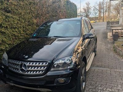 Gebraucht Mercedes ML320 224 PS (164 kW) 2008 Schwarz SUV