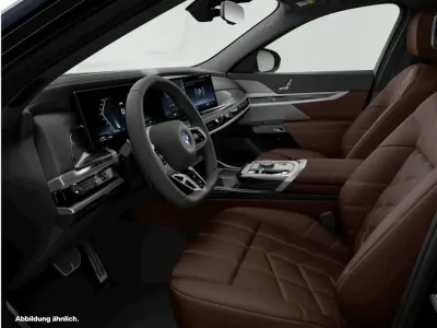 Usata BMW M760e Comfort Edition 571 CV (419 kW) 2025 Grigio Berlina