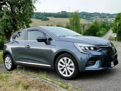Gebraucht Renault Clio V Intens 140 PS (102 kW) 2022 Grau Limousine
