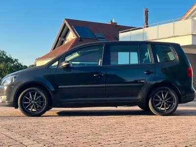 Gebraucht VW Touran Trendline 105 PS (77 kW) 2015 Grau Van / Kleinbus