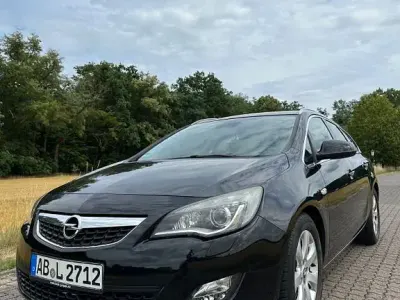 Gebraucht Opel Astra Edition 179 PS (131 kW) 2010 Schwarz Kombi