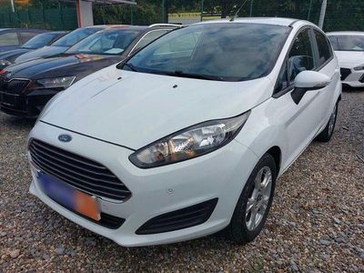 Gebraucht Ford Fiesta SYNC Edition 101 PS (74 kW) 2014 Weiß Kleinwagen