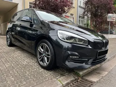 Gebraucht BMW 218 Active Tourer Sport Line 136 PS (100 kW) 2019 Schwarz Van / Kleinbus