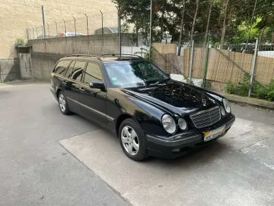 Gebraucht Mercedes E280 Avantgarde 204 PS (150 kW) 2003 Schwarz Kombi