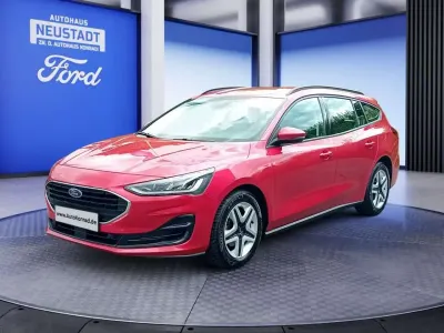 Gebraucht Ford Focus Cool & Connect 125 PS (91 kW) 2022 Fantasticrot metallic Kombi