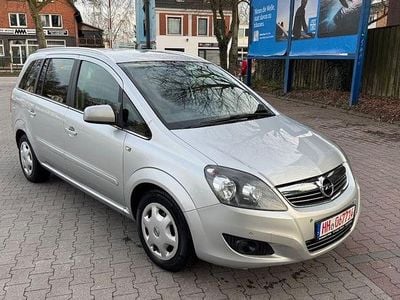 Usata Opel Zafira Design Edition 116 CV (85 kW) 2011 Argento Monovolume