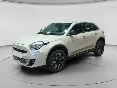 Gebraucht Fiat 600 136 PS (100 kW) 2025 Beige (sable earth) SUV
